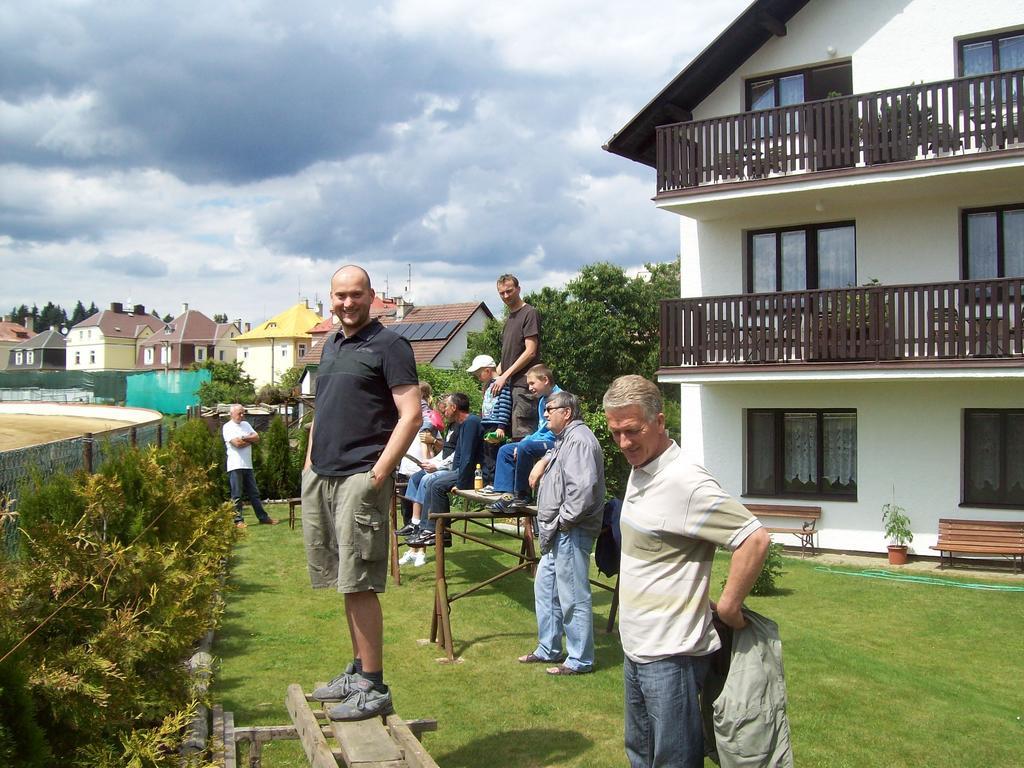 Penzion Speedway Marianske Lazne Exterior photo